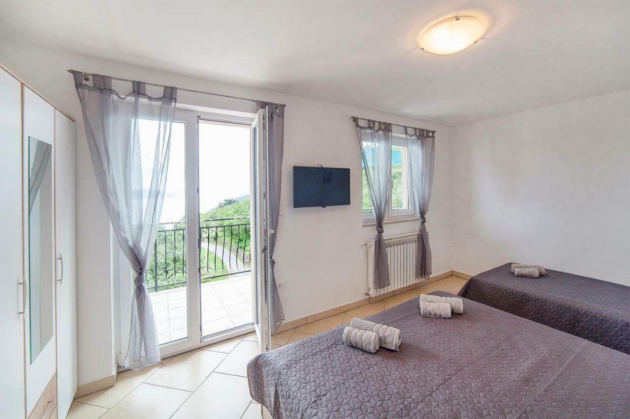 Apartmani Sandra Rovini Moscenice Εξωτερικό φωτογραφία
